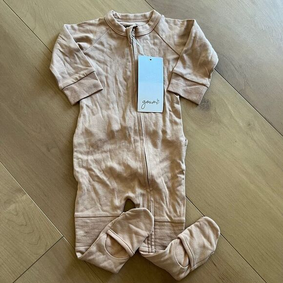 NWT Goumi Kids Sandstone Baby Footie SZ 6-12 mo Tan Bamboo Zippy Sleeper - Picture 1 of 3